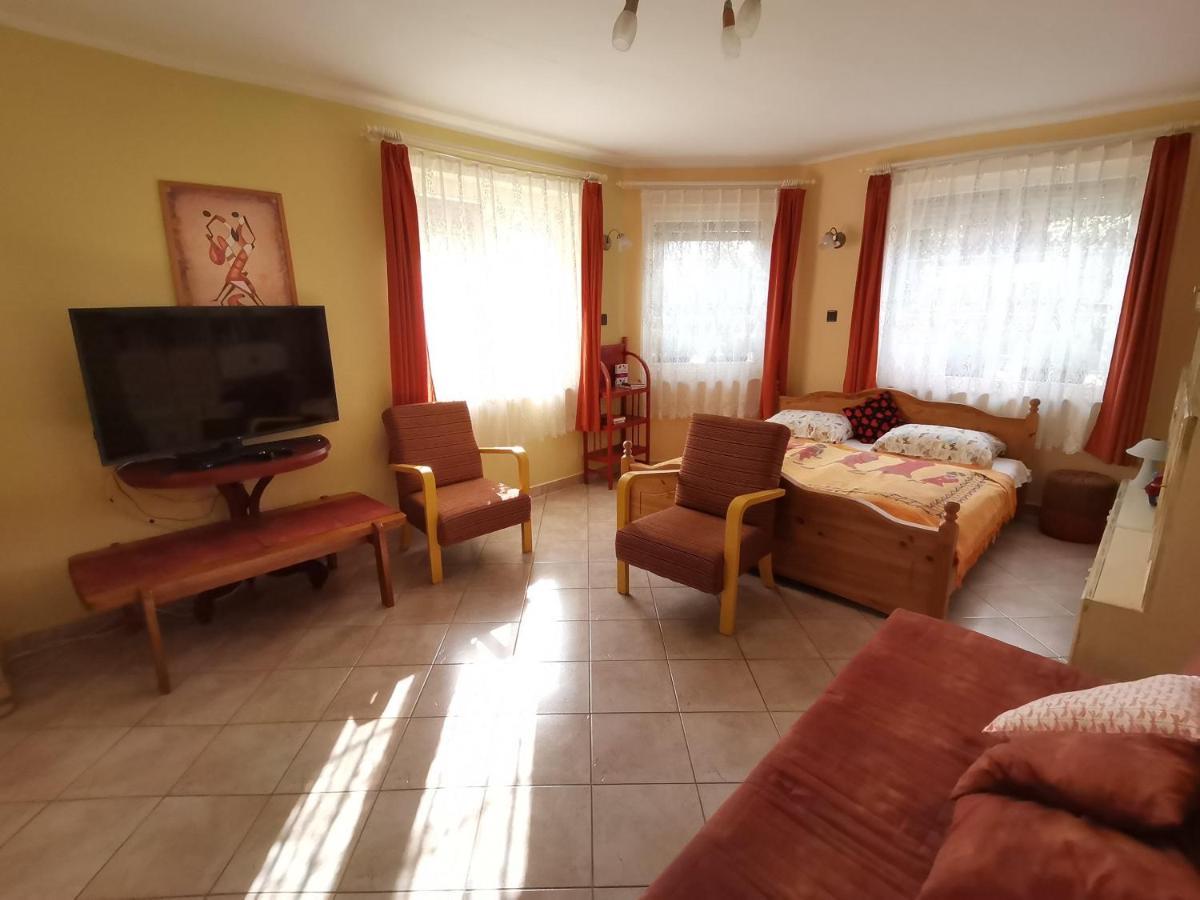 Marika Apartman Hajdúszoboszló Esterno foto